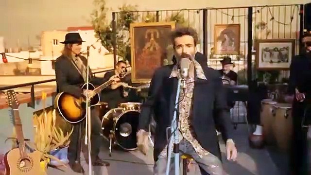 Eso que tú me das , el último videoclip de Pau Donés con Jarabe de Palo