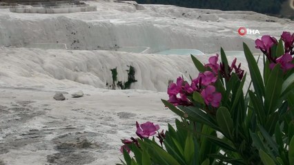 Pamukkale’yi bir haftada 2 bin kişi ziyaret etti