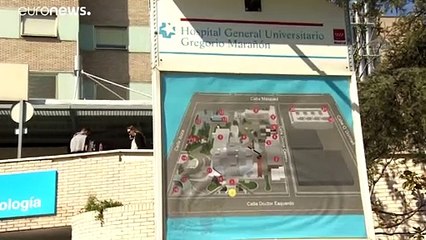 El escándalo del protocolo que evitó el colapso sanitario en Madrid amenaza al Gobierno autonómico