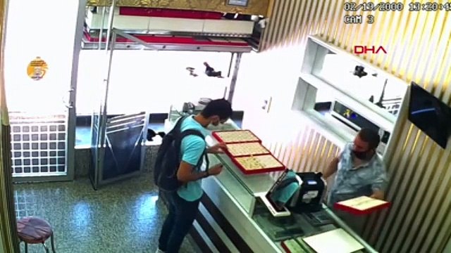 Biber gazıyla kuyumcu soygunu kamerada