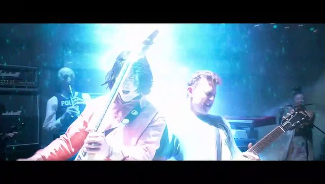 Bill & Ted Face the Music den ilk tanıtım geldi, serinin üçüncü filmi 21 Ağustos'ta sinemalarda