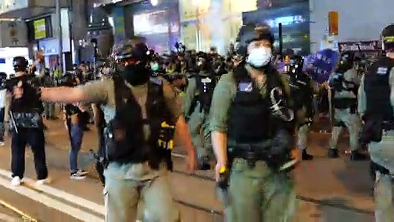 Distúrbios marcam aniversário de protestos em Hong Kong