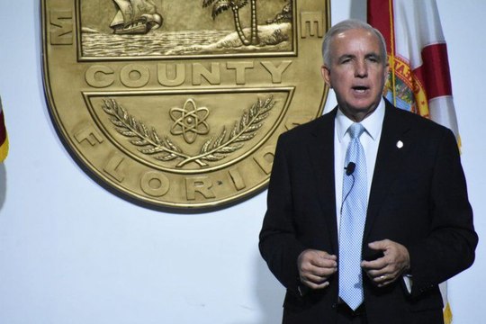 Levantan toque de queda y anuncia reapertura de playas en Miami-Dade | El Diario en 90 segundos