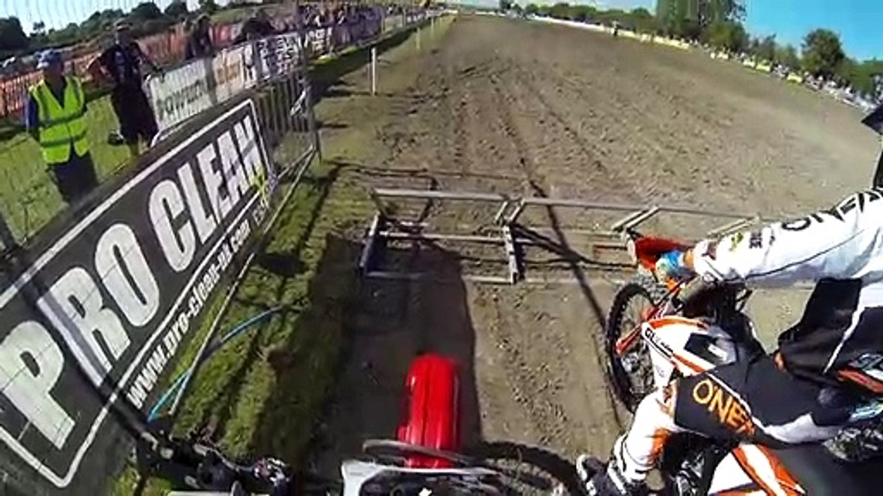 28-Year-Old Honda CR 500 Races Iconic Track vs Modern MX Bikes