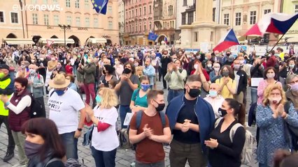 Ahogy lehetett, máris tüntettek a cseh kormányfő ellen