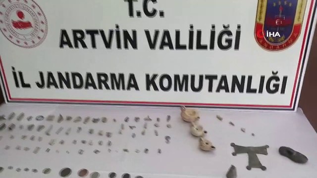 Artvin'de tarihi eser kaçakçılığı...Çantasından toplam 268 adet sikke ve tarihi obje çıktı