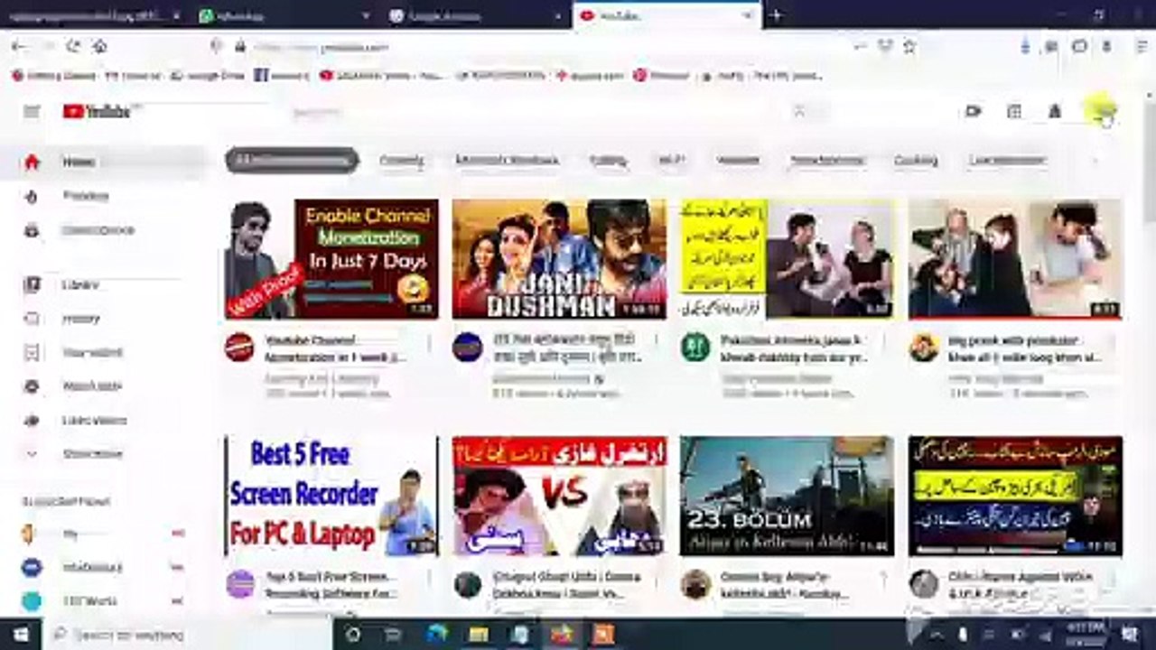 How to CHANGE YOUTUBE Channel Banner/Cover photo/Channel Art  HindiUrdu (in 2020)