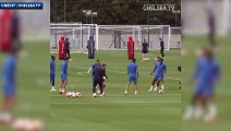 Olivier Giroud humilie Michy Batshuayi lors d'un 