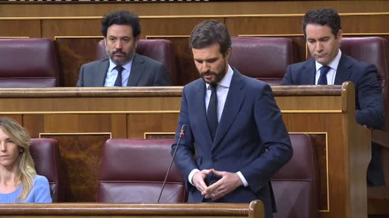 Sánchez a Casado: "Si toman el camino de la uni...