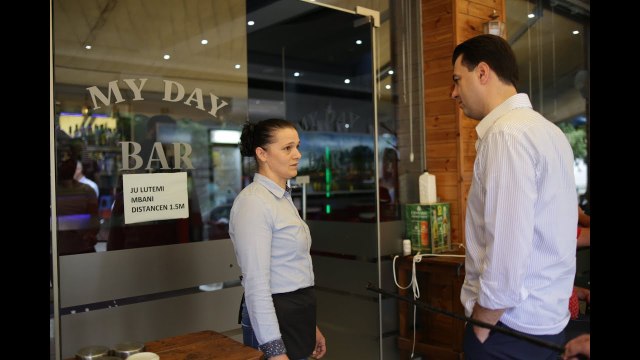 Basha premton: Biznesi i vogël do të paguajë vetëm 0.5% të xhiros, pa taksa dhe tarifa lokale