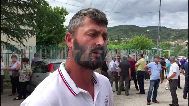 FIER, NAFTETARET E FASONET NE PROTESTE, KERKOJNE PAGEN E LUFTES - News, Lajme - Kanali 7