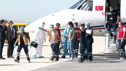 Siyam ikizleri yurda döndü