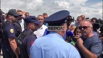 Report TV -Aksioni i IKMT në bregdet/ Tension mes policisë dhe pronarëve të lokaleve në Velipojë