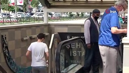 Bursa\'da 65 yaş üstünün ücretsiz ulaşım çılgınlığı...Uzun kuyruklar oluştu