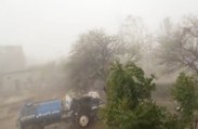 प्रतापगढ़ जिले में तेज हवा के साथ बरसात, पेड़ गिर गए और बिजली गुल