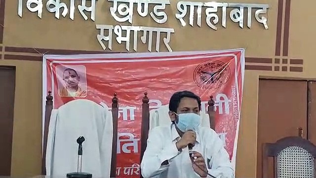 जिलाधिकारी पुलकित खरे ने कोरोना वायरस से बचाव के संबंध में दिए निर्देश