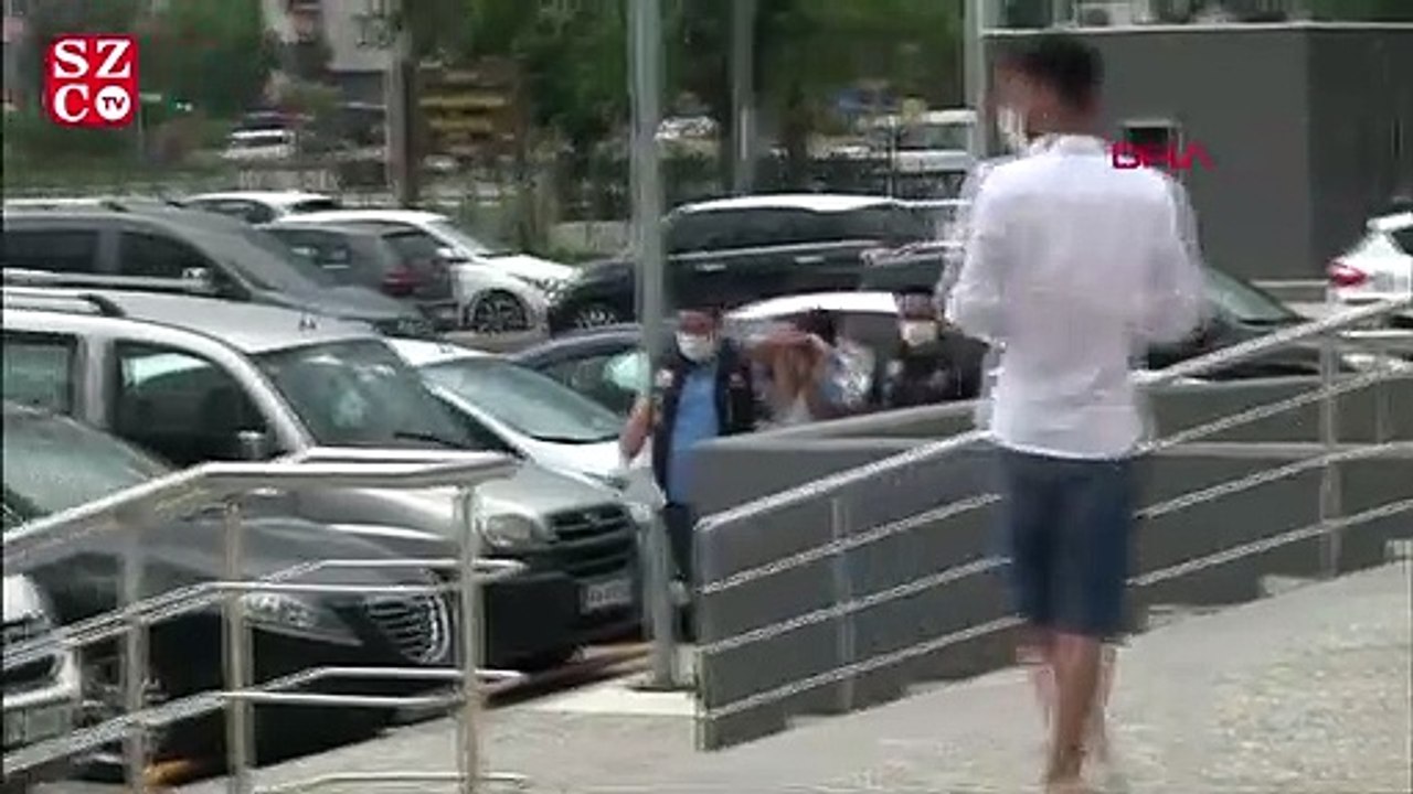 Esrarla yakalanan oğlunun yüzünü gizleyip "Çekmeyin, ne olmuş" dedi