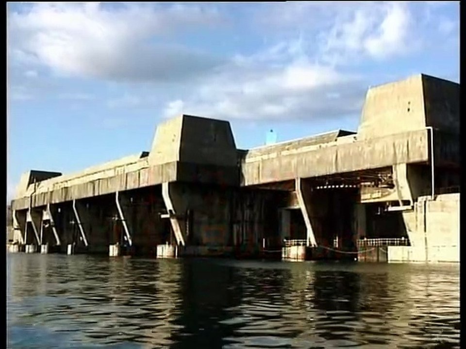 2003 K1 K2 K3 K4 Les bunkers de Keroman * Trigone Production