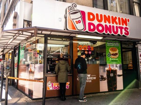 Dunkin’ Plans to Hire 25,000 Employees as States Reopen