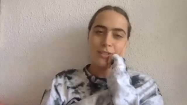 Hinds asegura que mucha gente siente la necesidad de 'ayudar a las pobres Hinds'