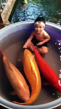 Comment faire aimer le bain à votre enfant... Achetez des poissons rouges