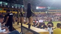 Bailarinas de las Águilas Cibaeñas vuelven a deleitar al público con sus sensuales movimientos