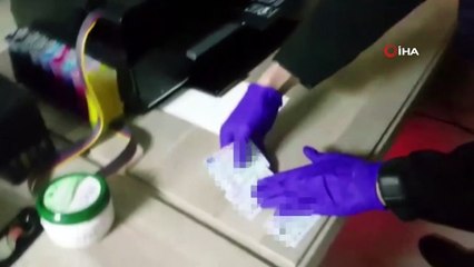 Jandarma’dan sahte kimlik operasyonu...Basıma hazır 250 adet yeni tip kimlik kartı 4 bin sahte pasaport ele geçirildi