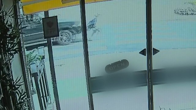 서산에서 횡단보도 건너던 초등학생 SUV에 치여 숨져 / YTN