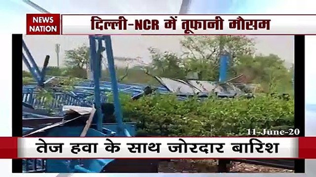 Heavy rain, powerfull storm hits Delhi and Noida