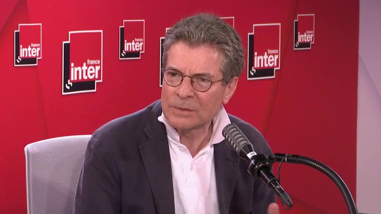 Antoine Compagnon : "Nous vivons avec une bonne dose de bêtise, il faut assumer sa bêtise : en particulier au niveau de la littérature, pour inventer des histoires, être romancier, il faut se laisser aller"