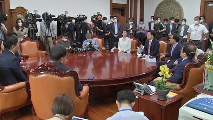 민주당 "내일 원 구성"...통합당 "국회 파행 가능성" / YTN