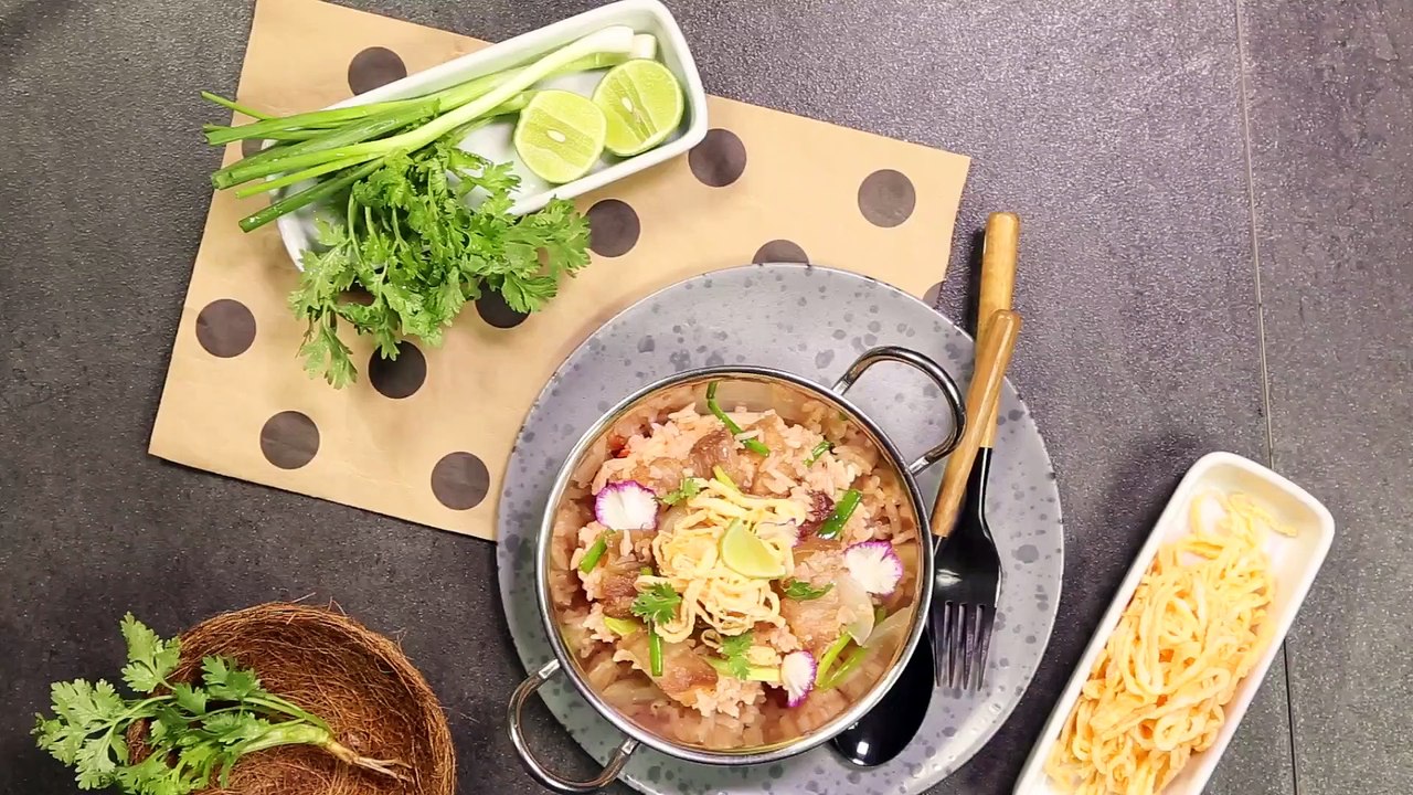 ข้าวผัดซอสเย็นตาโฟ