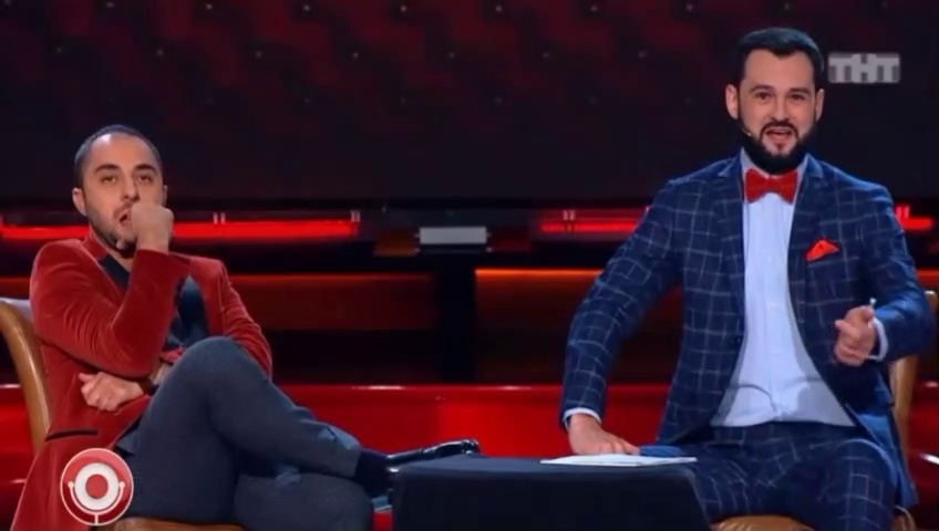 Камеди клаб харламов и батрутдинов и демис карибидис. Демис карибидис и скороход. Демис карибидис камеди 2021. Демис карибидис камеди. Comedy club гарик харламов демис карибидис.