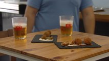 Cervecería de Sevilla invita a una cerveza enseñando el carnet del Betis o del Sevilla