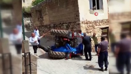 Gercüş'te freni boşalan traktör devrildi