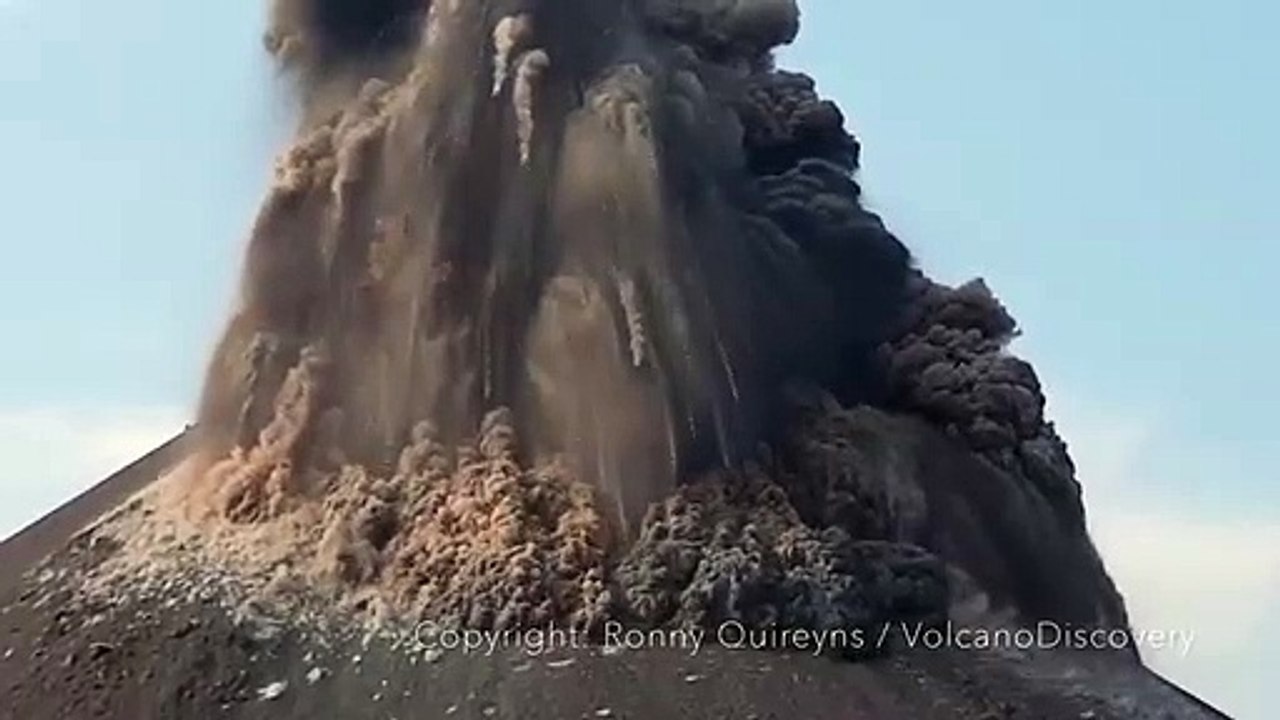 Voyage : Éruption du volcan Krakatoa