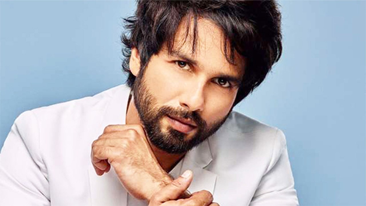 Shahid Kapoor's DONATION To Background Dancers