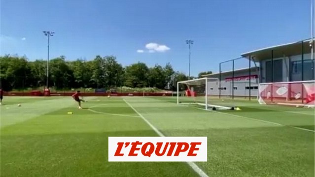 Bruno Fernandes met un but... par dessus un but - Foot - WTF