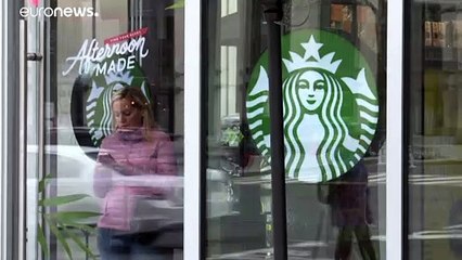 Caffè, il bicchierone di Starbucks è mezzo pieno
