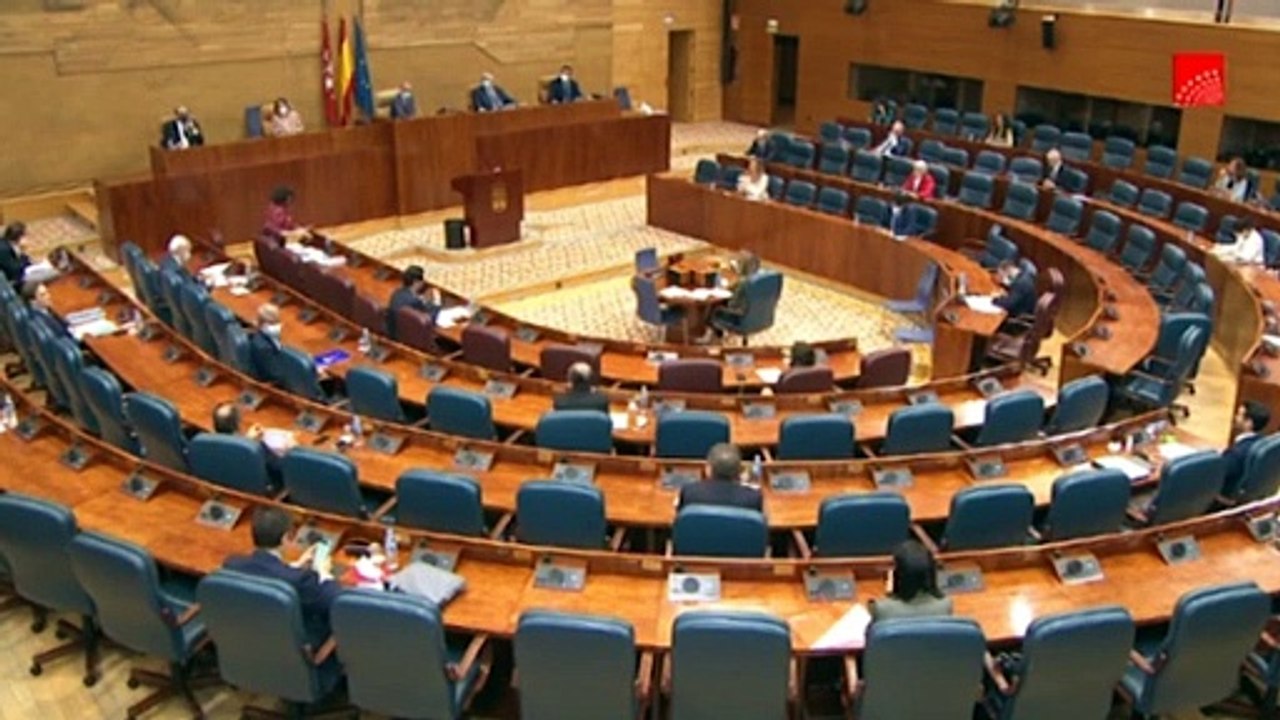 Ayuso defiende en la Asamblea el papel de su Gobierno en la gestión de las residencias