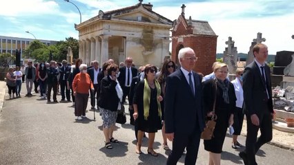 Décès de Paul lombard, le cortège arrive au cimetière