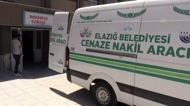 Boşanmak istediği eşi tarafından öldürülen kadının cenazesi defnedildi - ELAZIĞ