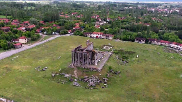 Yeşile bürünen Aizanoi Antik Kenti'nin gecesi ayrı gündüzü ayrı güzel - KÜTAHYA