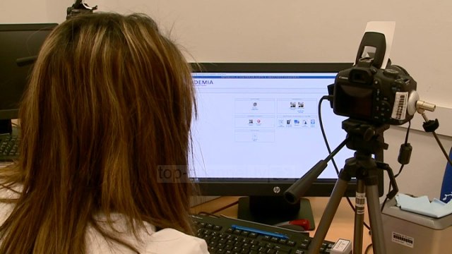Top News - Vlefshmëria për kartat/ Deri në fund të gjendjes emergjente