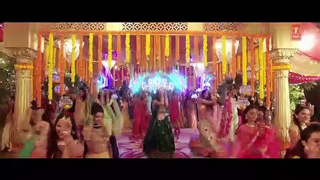 Gallan Goriyan Song - Feat. John Abraham, Mrunal Thakur - Dhvani Bhanushali, Taz - Bhushan Kumar - YouTube