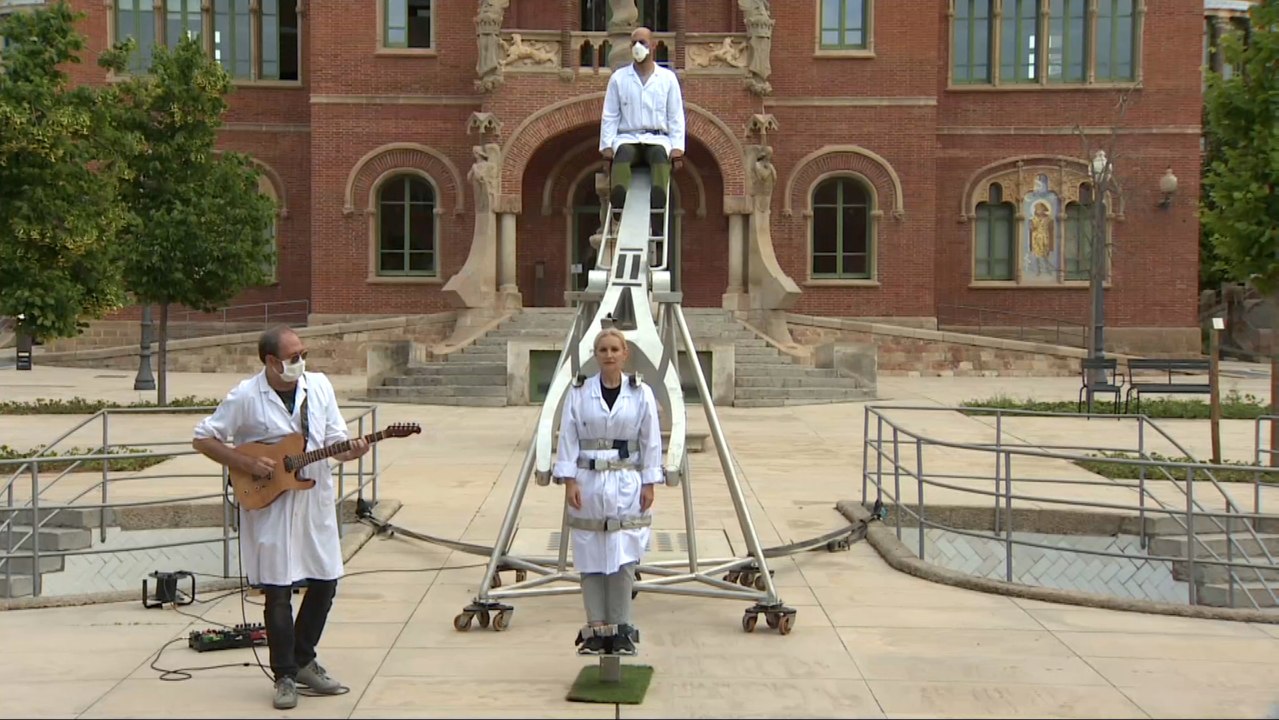 Fura dels Baus homenajea a los sanitarios
