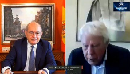 Felipe González compara el Gobierno de Sánchez con "el camarote de los hermanos Marx"