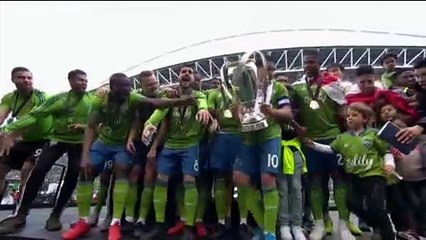 US-Fußball: Spieler-Protest während der Hymne ist wieder erlaubt