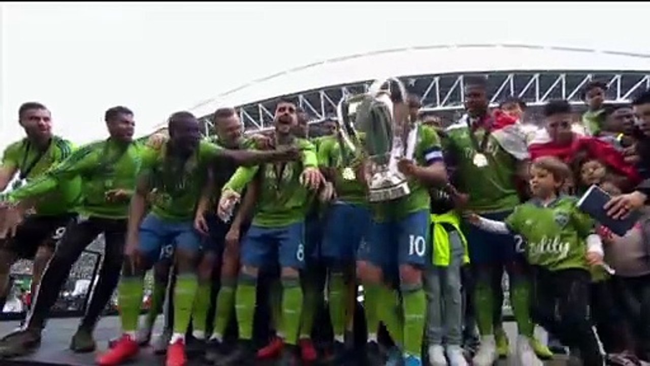 US-Fußball: Spieler-Protest während der Hymne ist wieder erlaubt