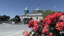 Mevlana Müzesi uzun aradan sonra yeniden ziyaretçilerini ağırlıyor - KONYA